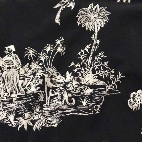 Guess Collection Mural Dress - Picture 5 of 10